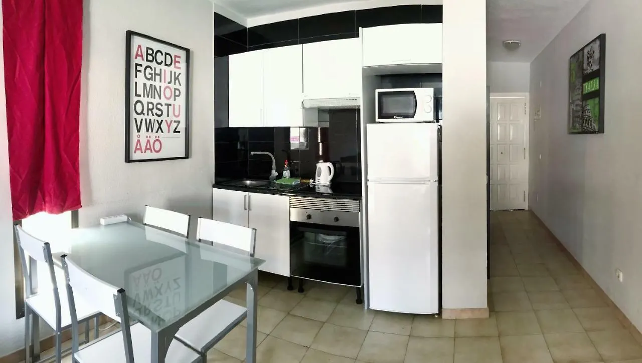 Mareverde, Costa Adeje, pool view terrace Apartamento